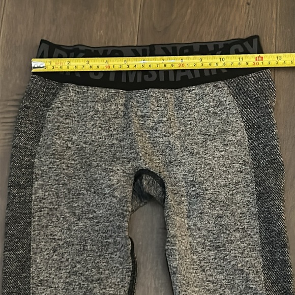 Gymshark leggings size small. - Picture 9 of 13